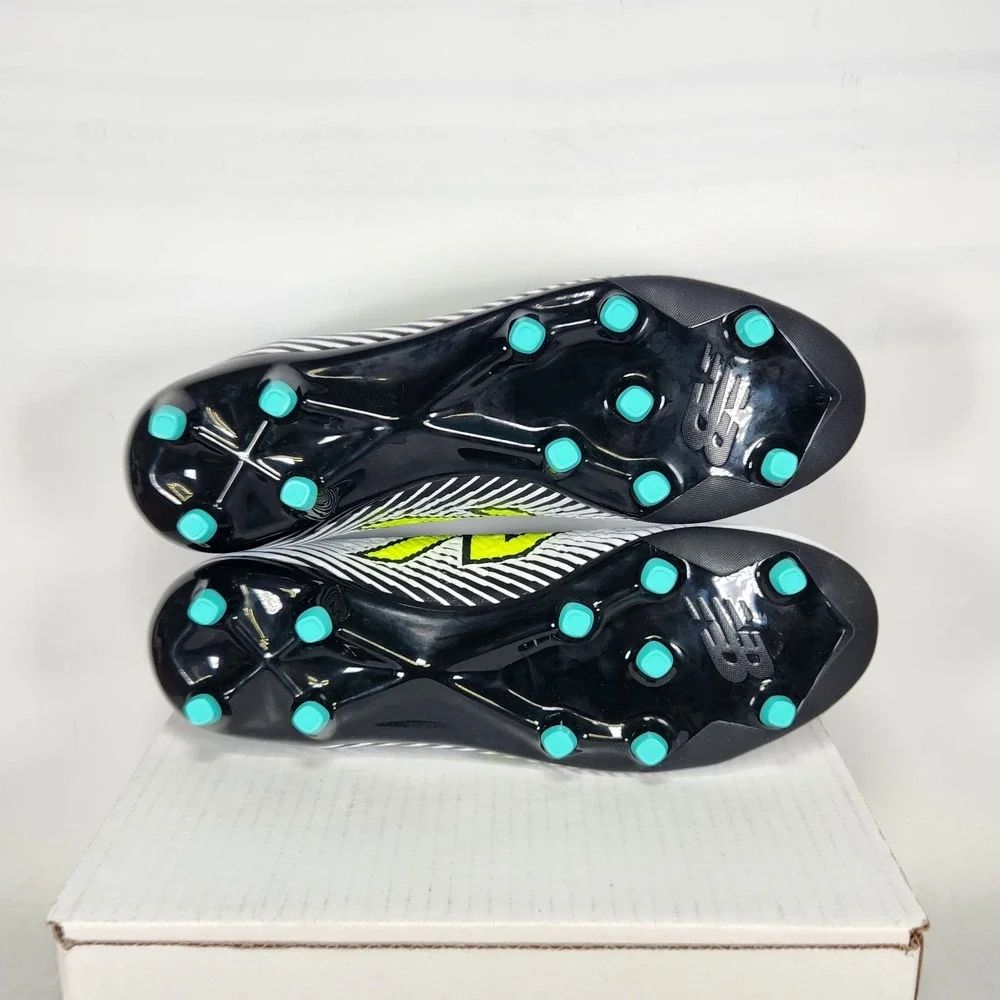 New Balance policies ships